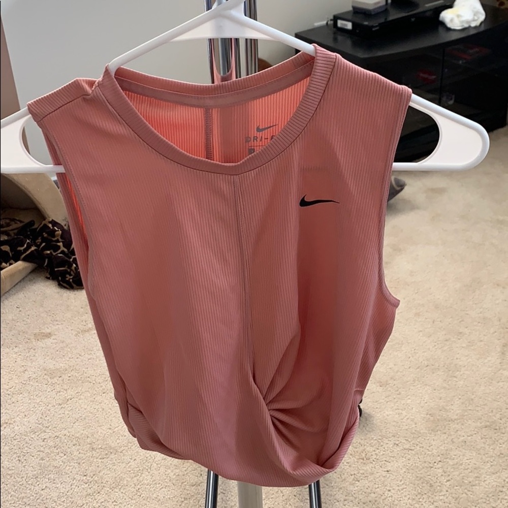 Gently worn Nike crop tank. Size small
